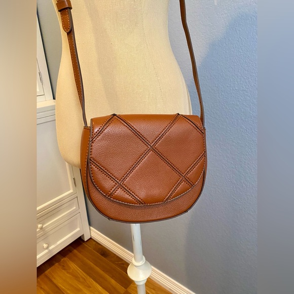 Draper James - Mia Saddle Bag Crossbody - Picture 3 of 7